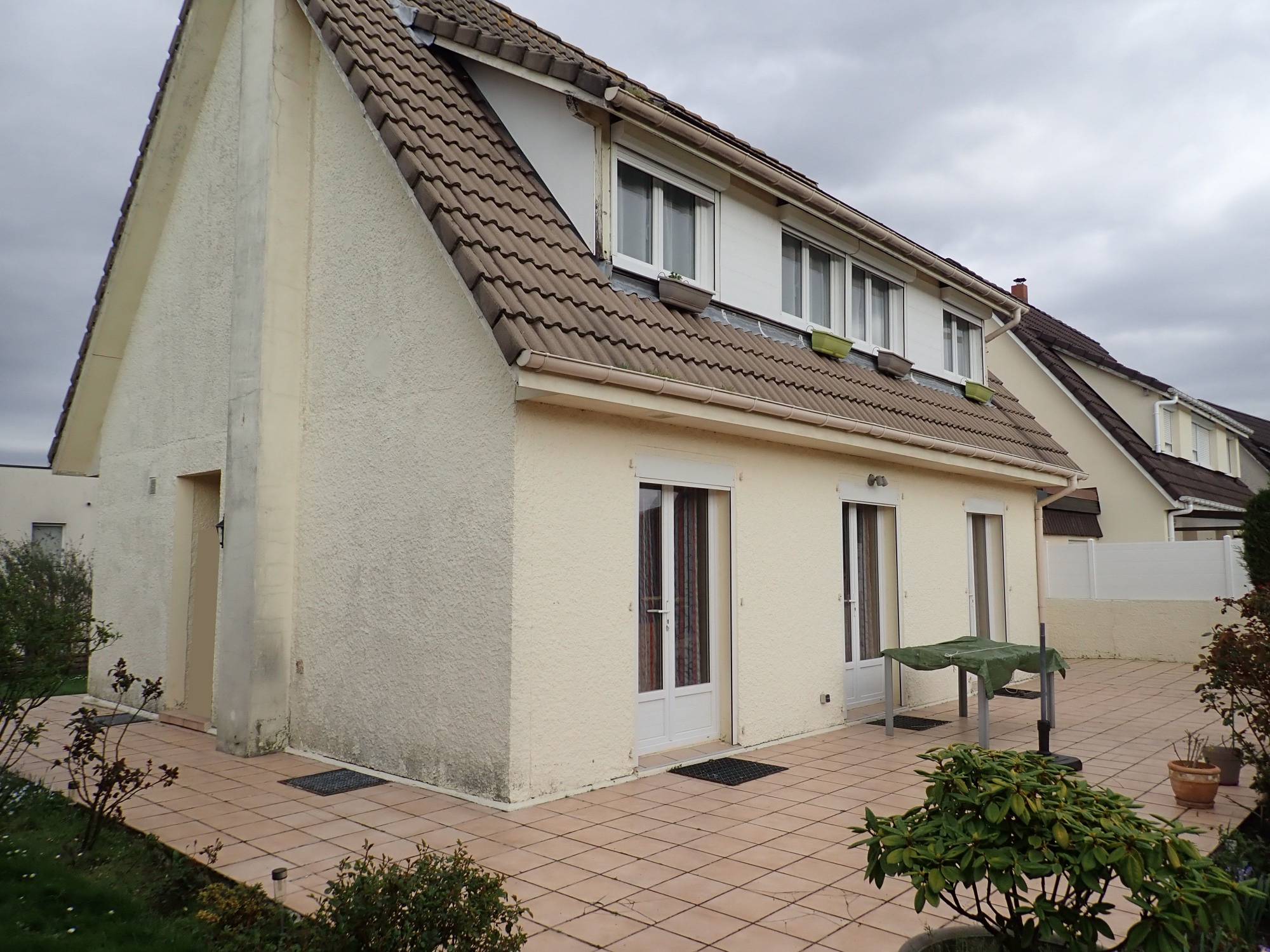 Maison à louer avec jardin et garage Saint-Romain-de-Colbosc