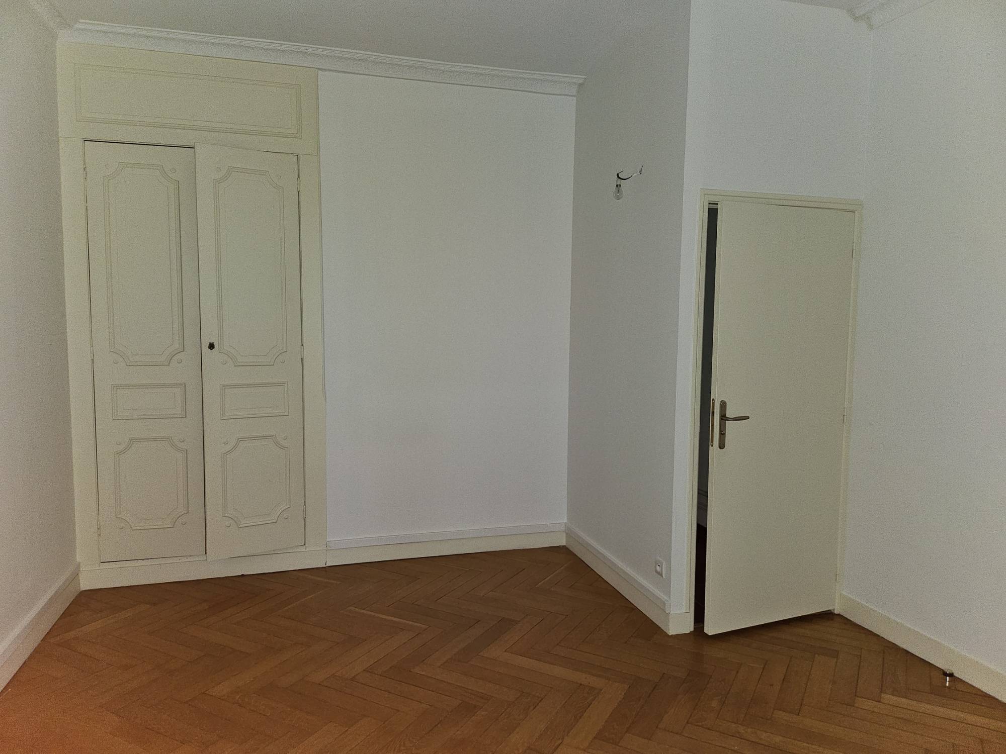 ADRIAN PARKER loue un local commercial à SAINTE ADRESSE