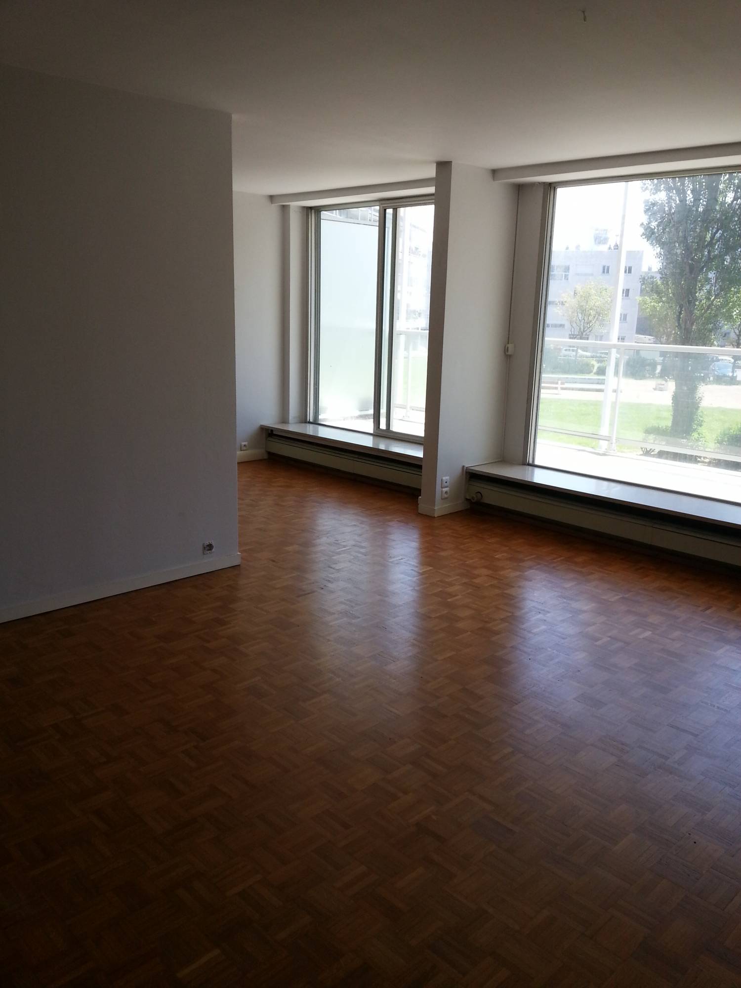 Trouver location appartement F4 avec Agence Adrian Parker