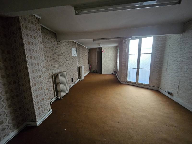 adrian parker vend un local commercial au HAVRE