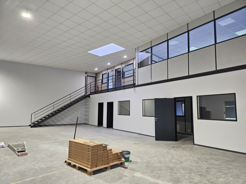 Loue Atelier avec Bureaux à HARFLEUR (76)