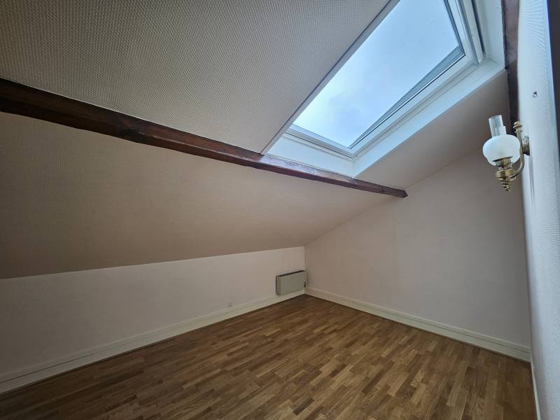 adrian parker loue une maison au havre