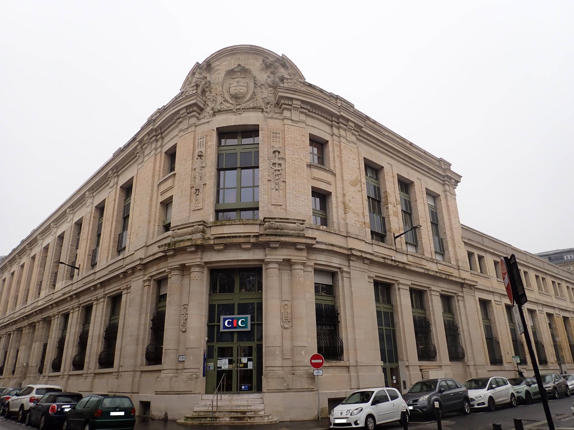 A vendre appartement F2 centre ville par Adrian Parker