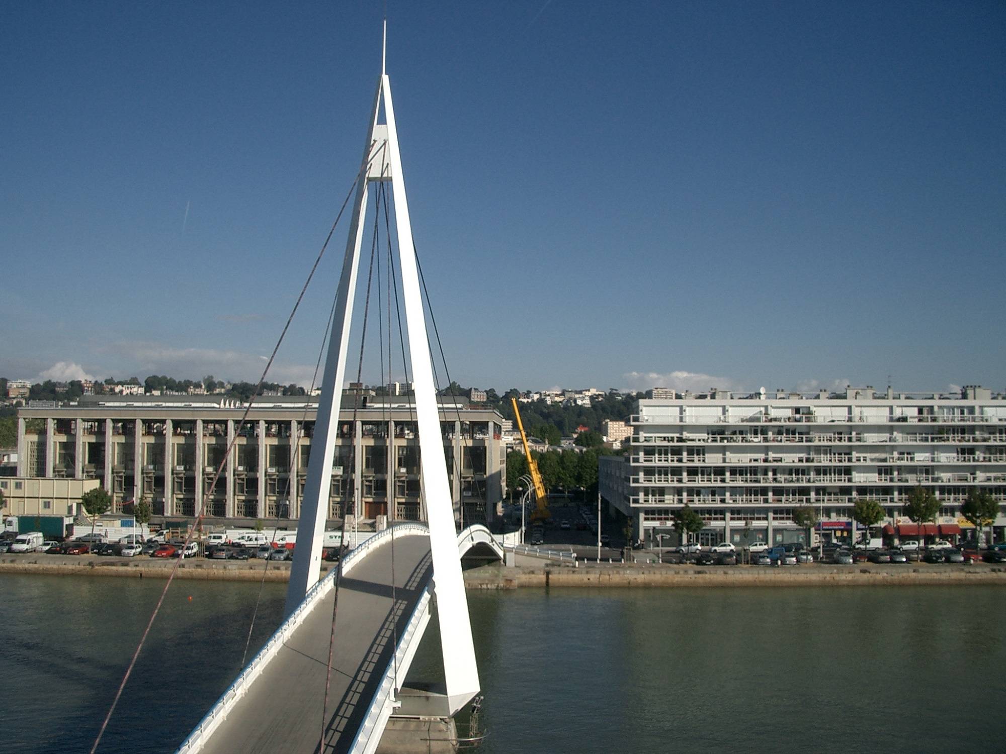 Adrian Parker loue appartement F2 quartier Saint-François à LE HAVRE