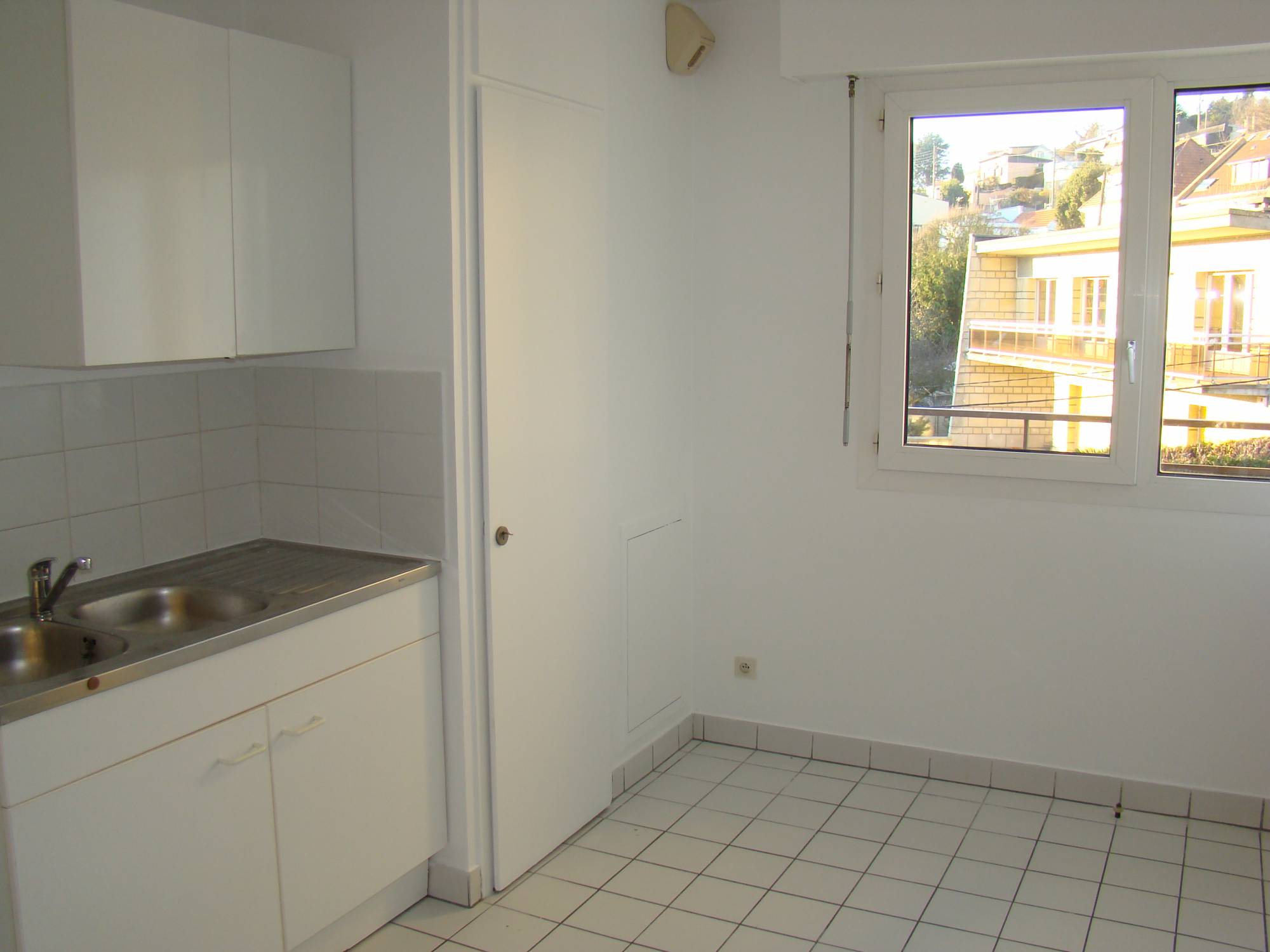 Trouver location F2 Sainte-Adresse avec Adrian Parker