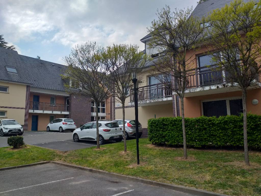 VEND appartement dans résidence privée