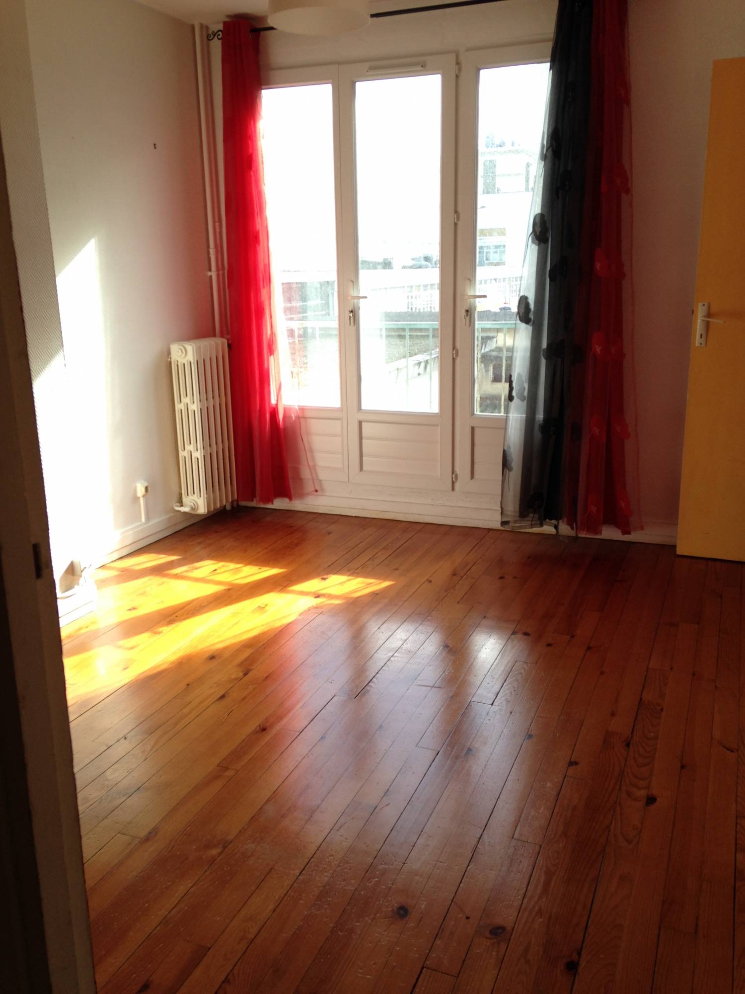 Location appartement F2 aux Halles Centrales