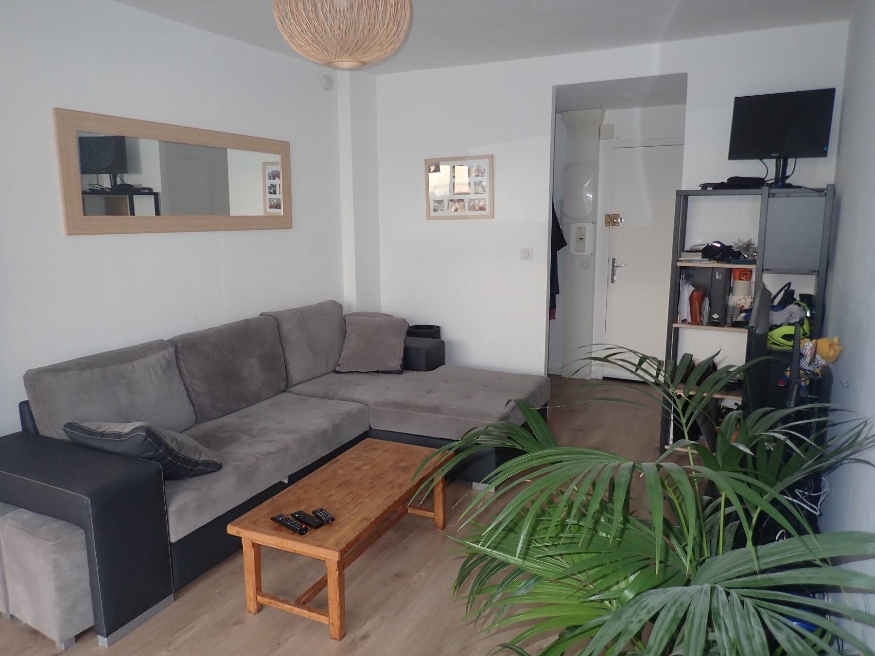 Vend appartement vue ville et mer