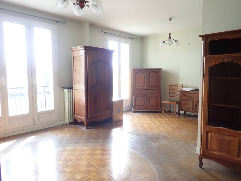 appartement f3 avec balcon et ascenseur exposé sud vue mer dégagée