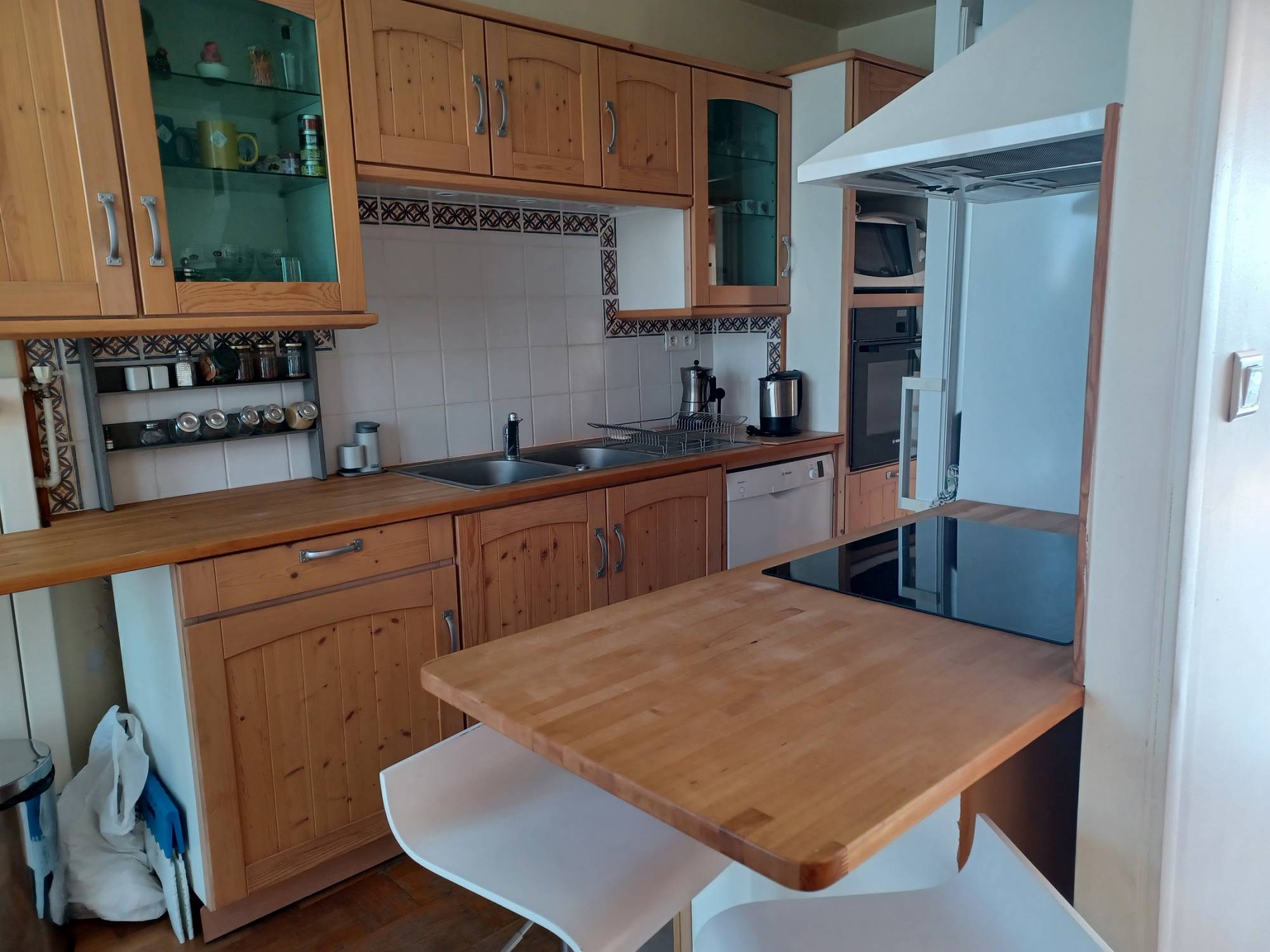 bel appartement meublé libre à la location