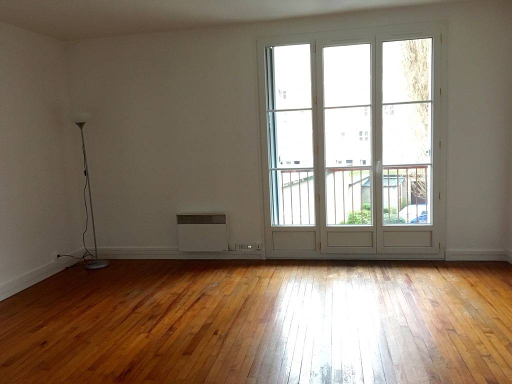 Trouver une location d'un F2 quartier Saint-François avec l'agence Adrian Parker