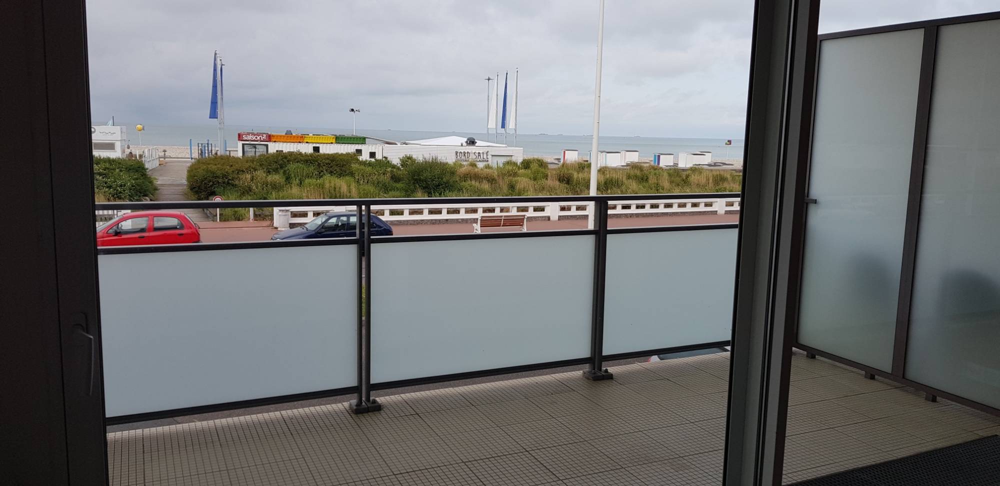 Adrian parker loue bel F4 secteur plage