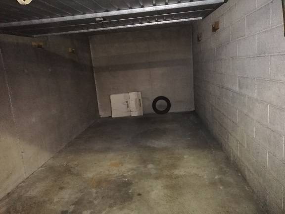 Adrian Parker loue garage commune de Sainte-Adresse