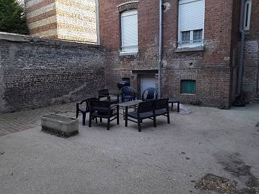 Trouver F2 meublé rue michelet avec agence adrian parker