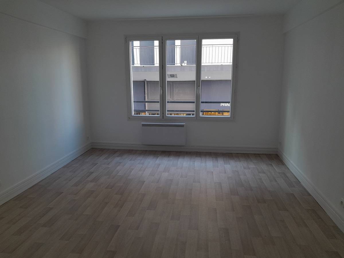 Trouver F1 à louer au Havre avec l'agence Adrian Parker