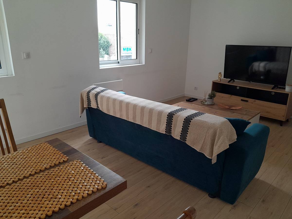 Trouver F1 à louer avec agence adrian parker