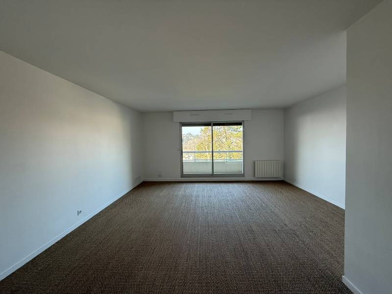 Louer avec Adrian Parker