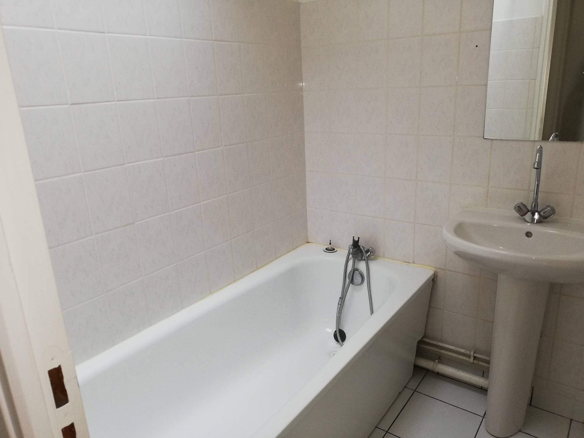 Trouver location F3 avec l'agence Adrian Parker