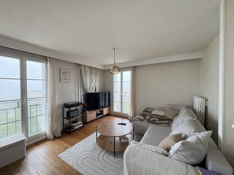 Adrian Parker loue un F3