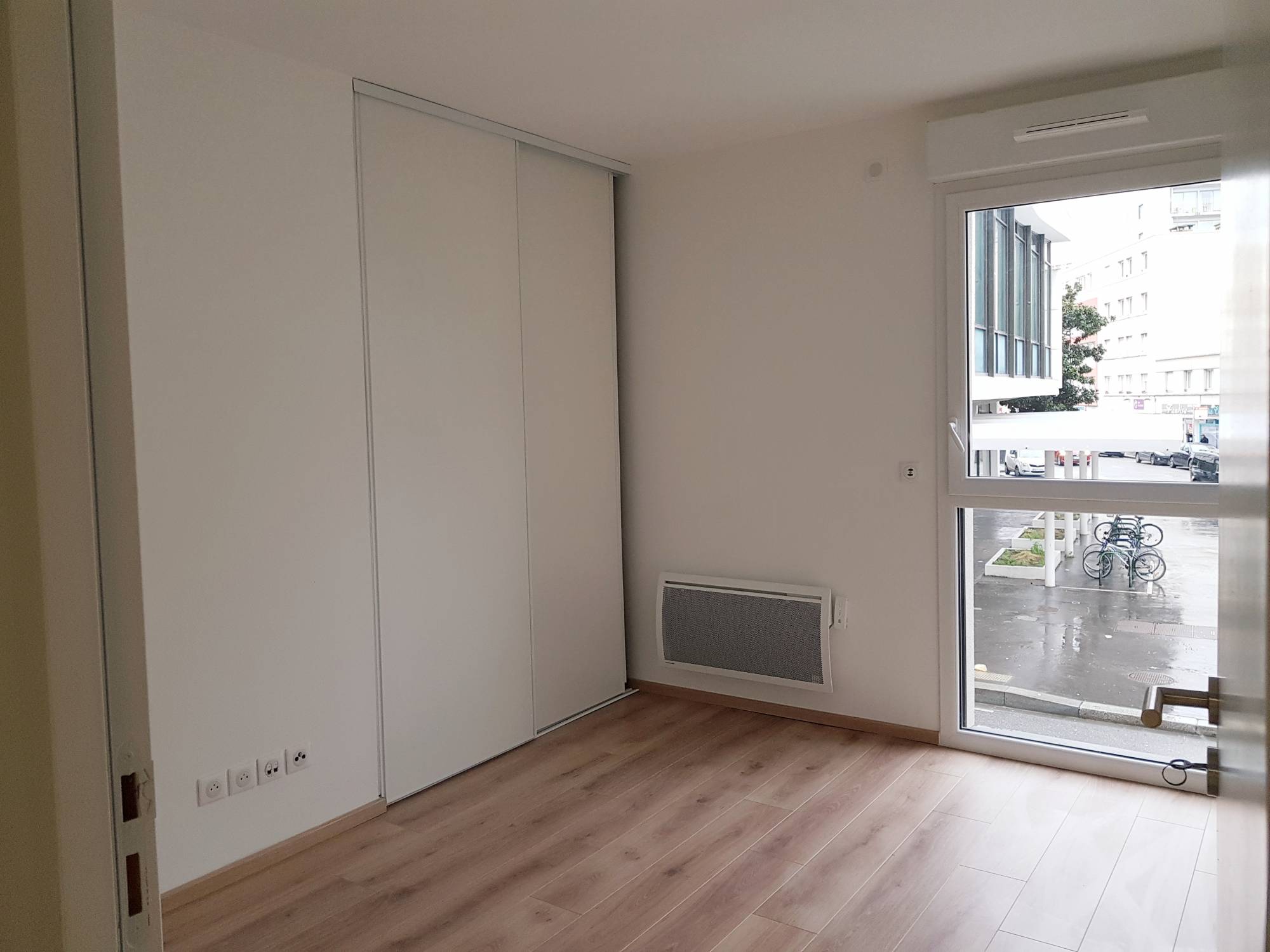 Adrian Parker loue appartement F3 centre ville du Havre