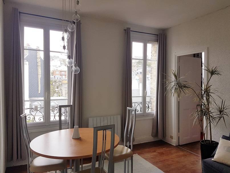 Trouver F2 meublé quartier Saint-Vincent avec Agence Adrian Parker