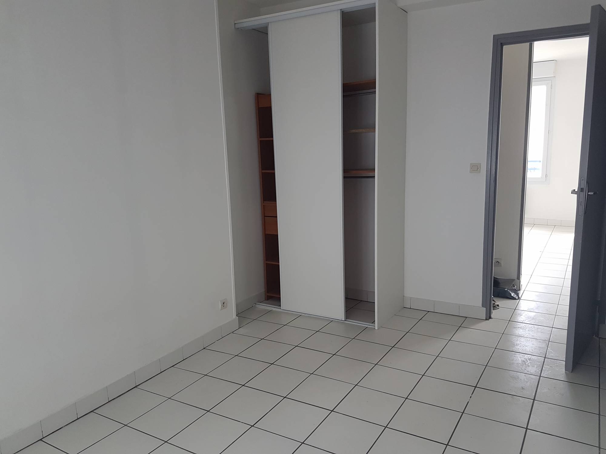 Trouver une location quartier Sainte-Anne avec Agence Adrian Parker