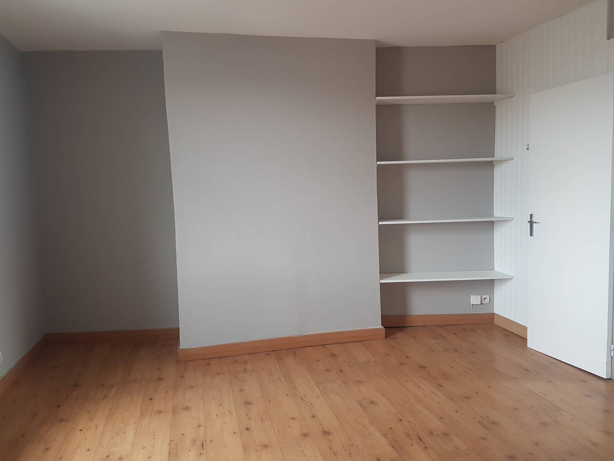 Trouver F2 à louer Docks Vauban avec Agence Adrian Parker