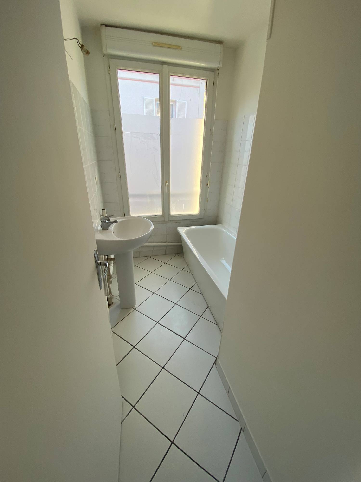 Trouver F3 à la location avec Agence Adrian Parker