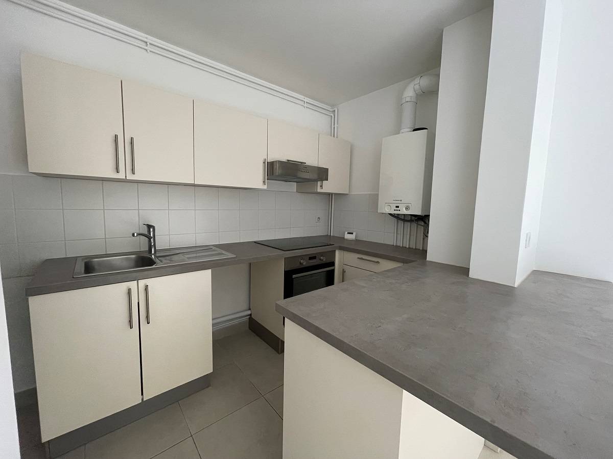 cuisine ouverte et équipée