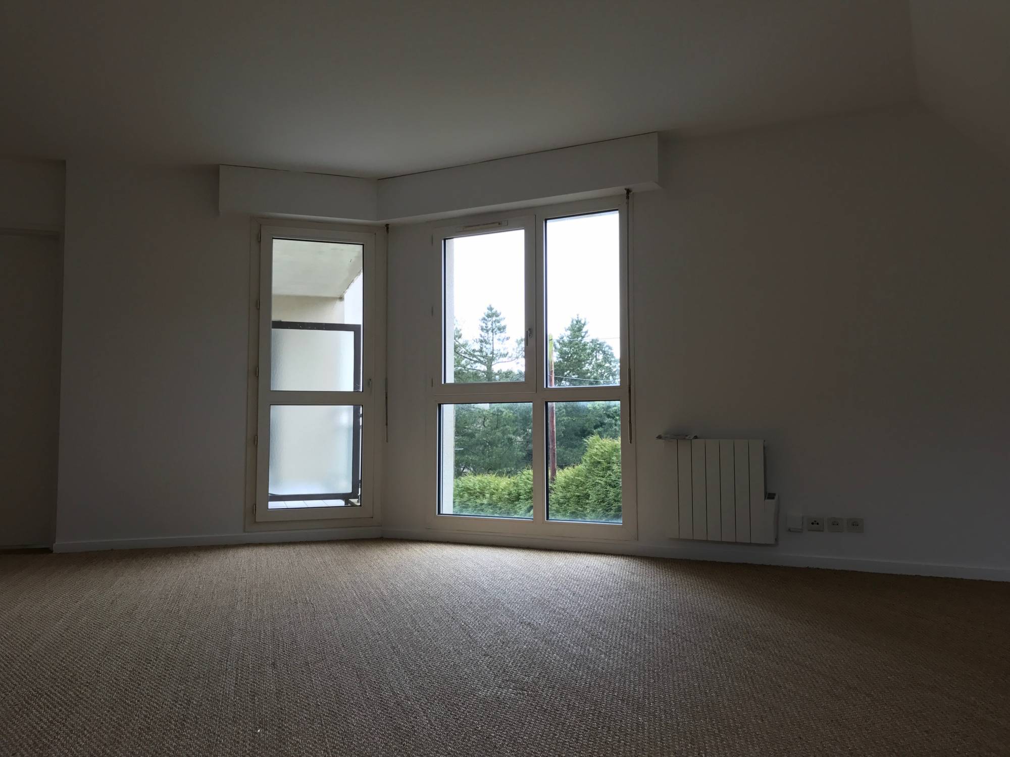 Trouver appartement à louer avec Adrian Parker