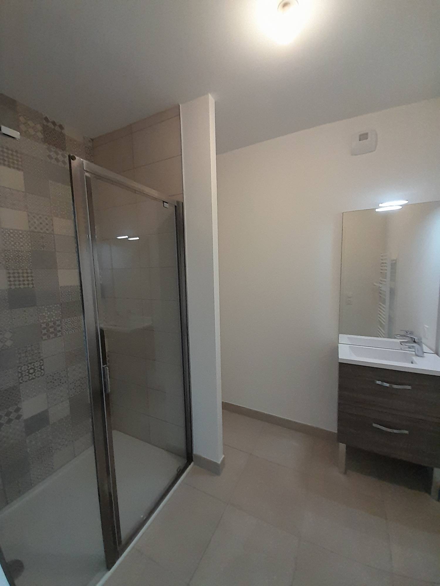 loue T2 avec balcon sur sainte adresse