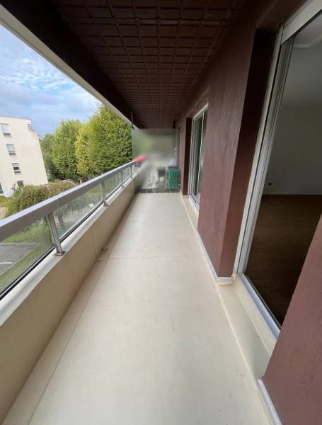 Adrian Parker loue un F3 à Sainte-Adresse