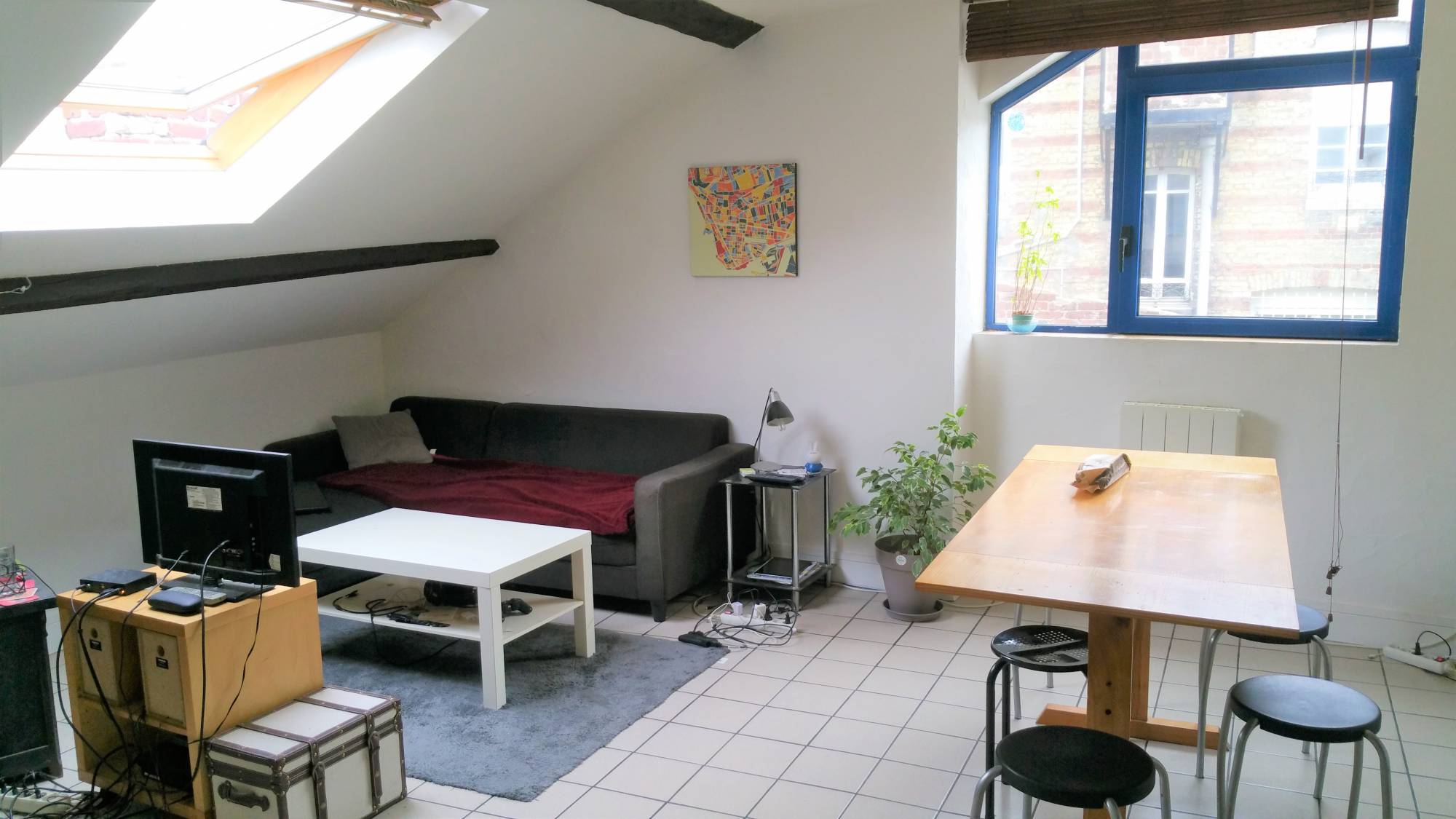 Adrian Parker loue appartement proche de la gare