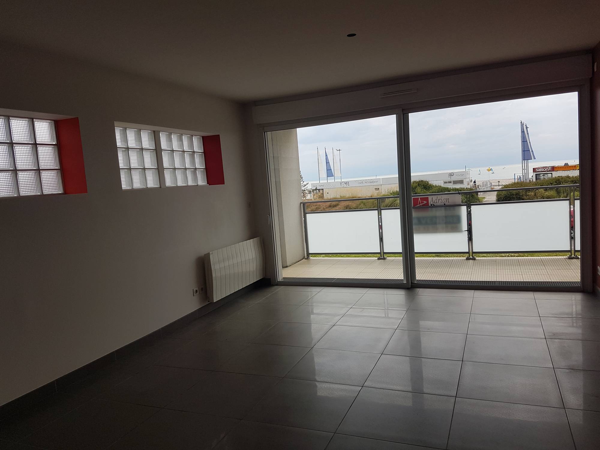 a louer bel f4 secteur plage avec agence adrian parker