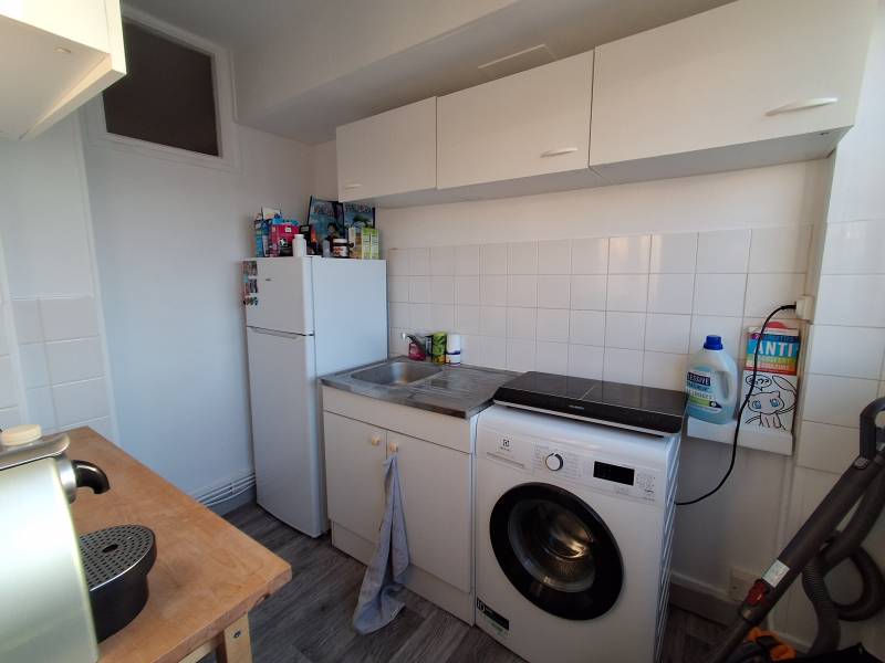 Louer un appartement avec Adrian Parker