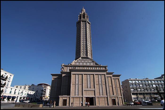 bel appartement F3 à la location situé aux halles centrales