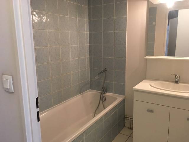 f3 à louer avec ascenseur parking et cave