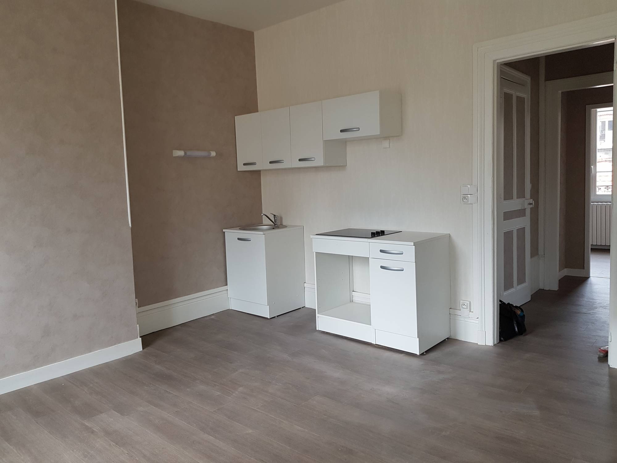 ADRIAN PARKER loue un appartement en centre ville du HAVRE