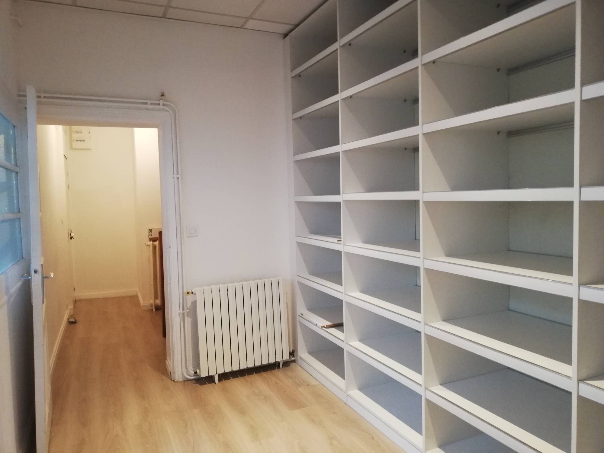 Loue F4 type duplex avec Agence Adrian Parker