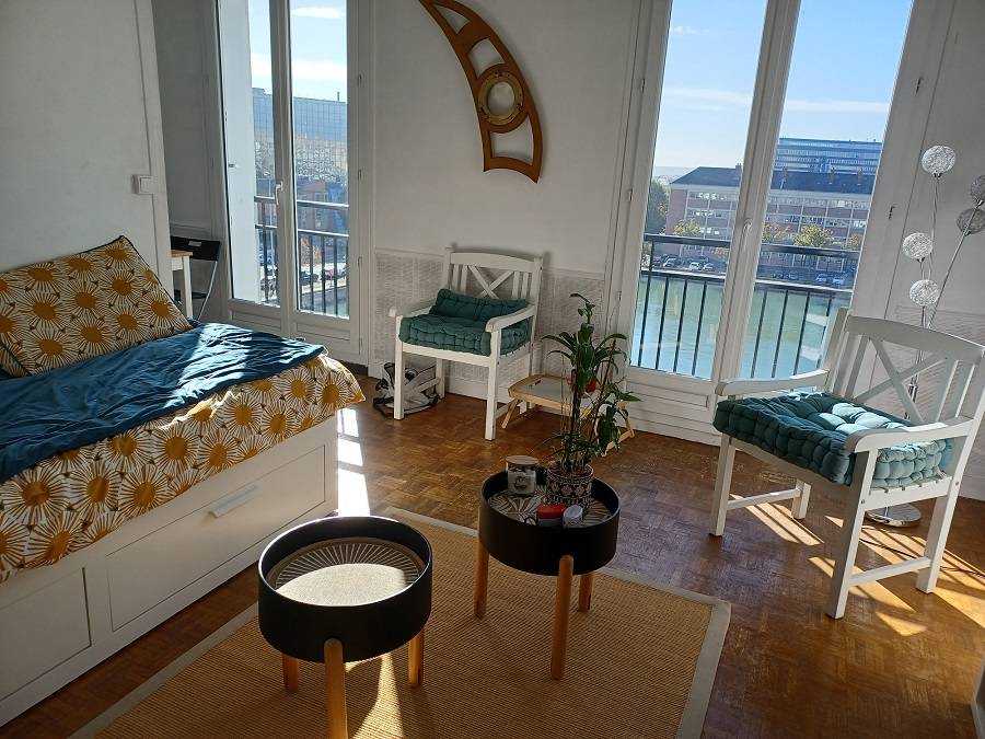 Trouver appartement F1 en location avec Agence Adrian Parker