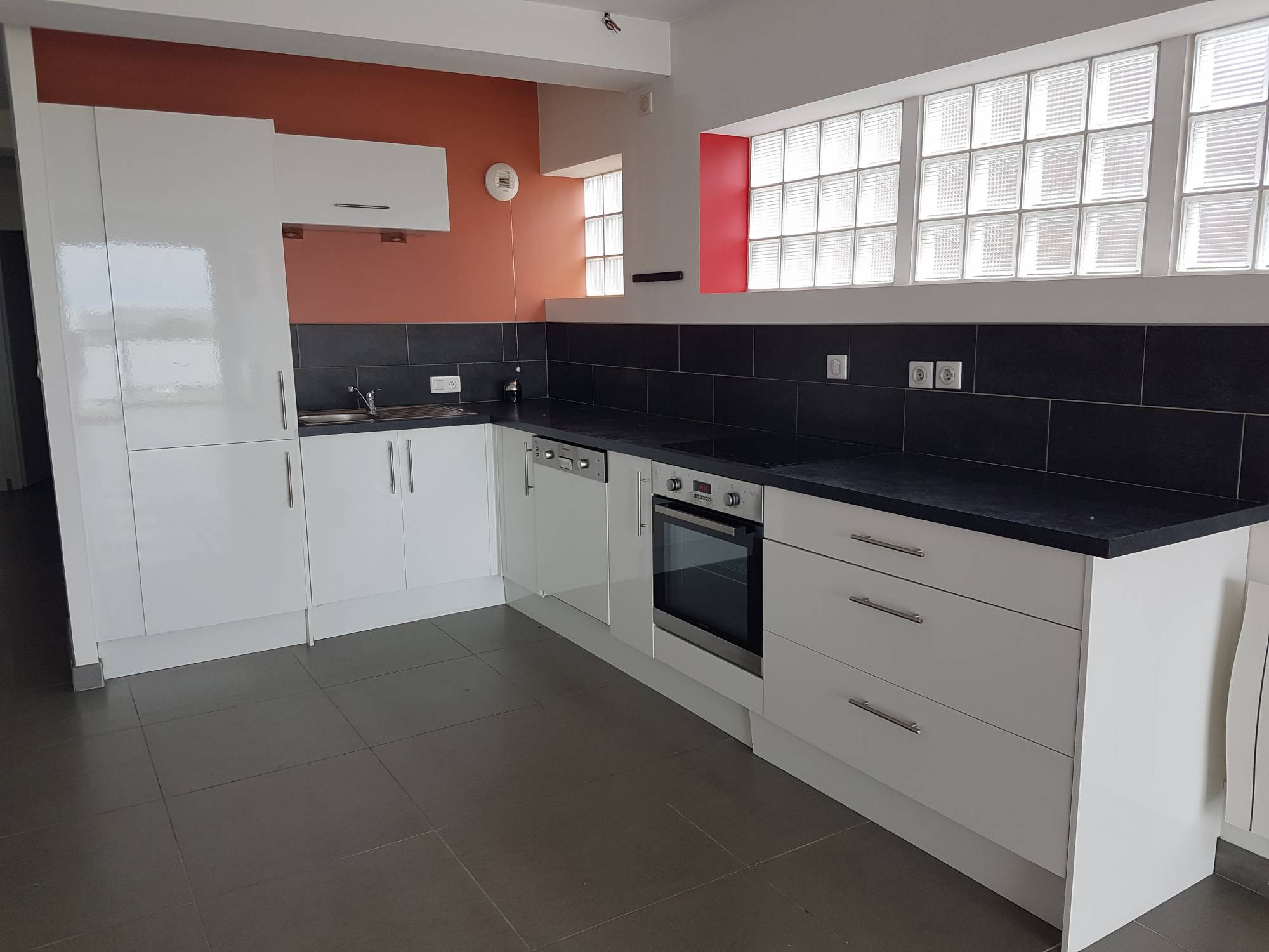 trouver une location secteur plage avec agence adrian parker