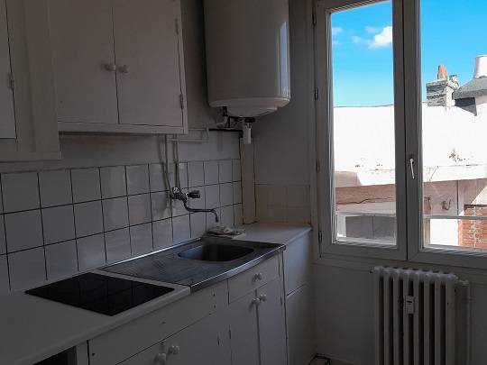 Adrian Parker loue F2 centre ville du Havre