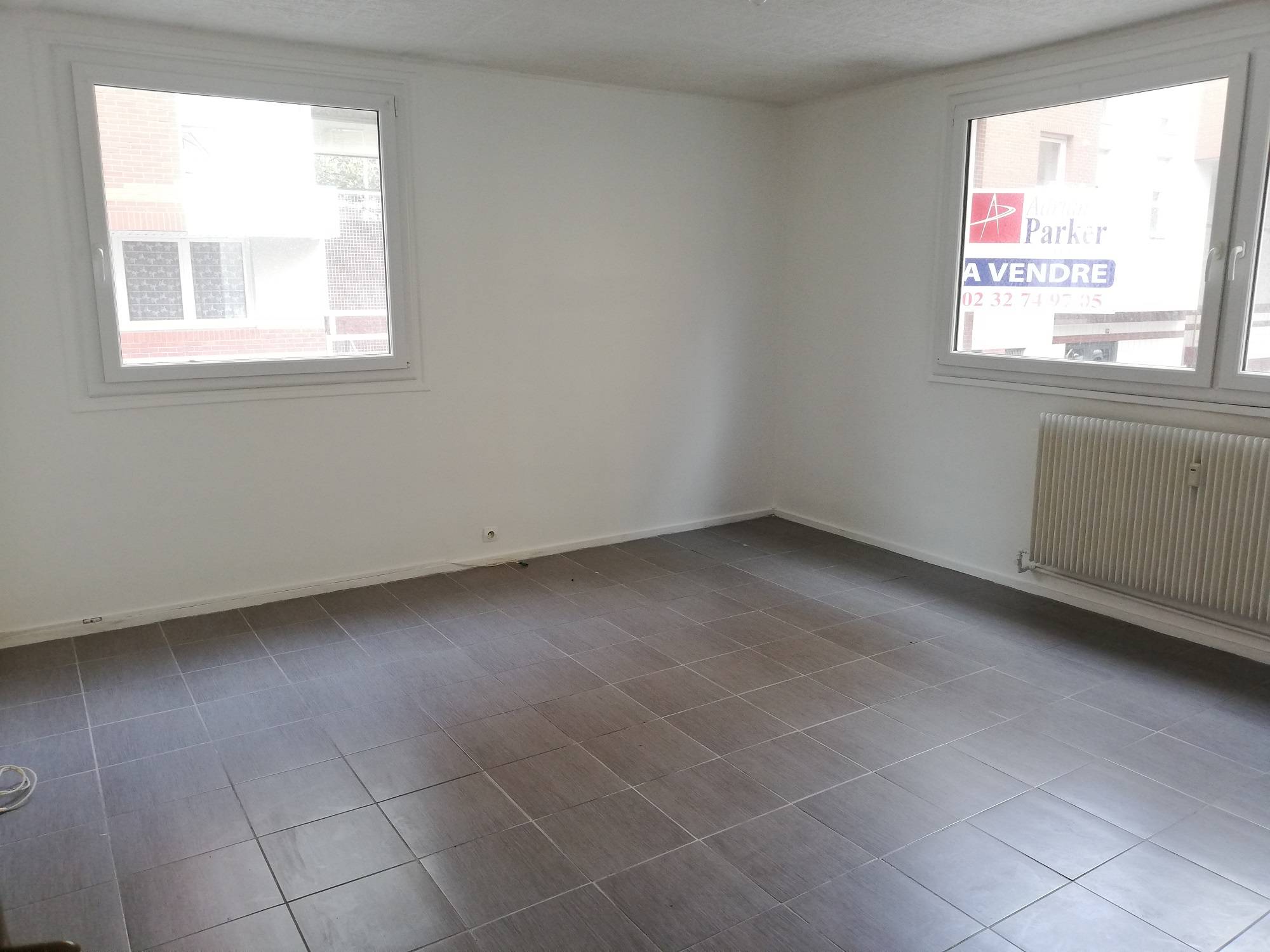 A louer f2 avec cuisine aménagée