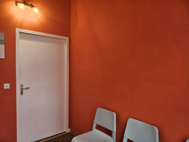 adrian parker loue un local professionnel au havre