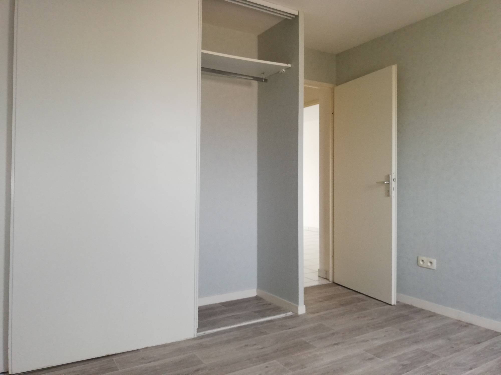 f3 à louer avec cuisine équipée