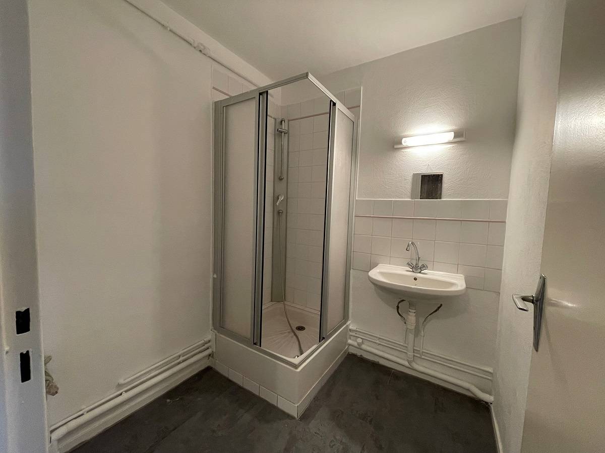 A Louer appartement F2 rue PRESSENSE