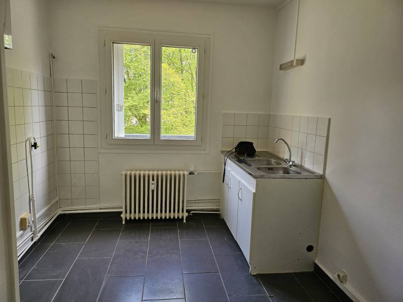 A louer appartement F2 avec balcon