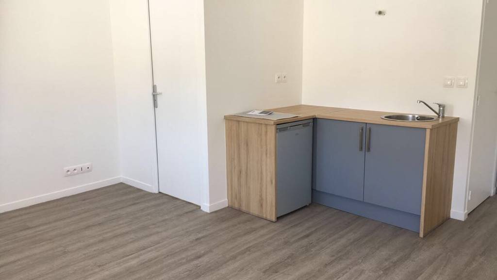 Appartement F2 refait à neuf à la location situé secteur Coty