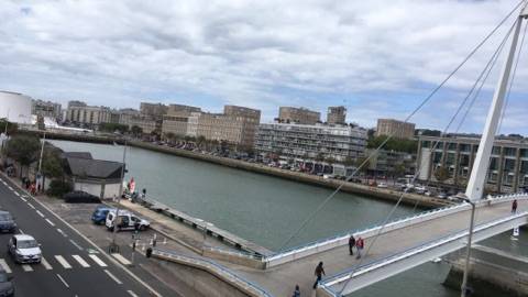 Loue appartement F2 Saint-François