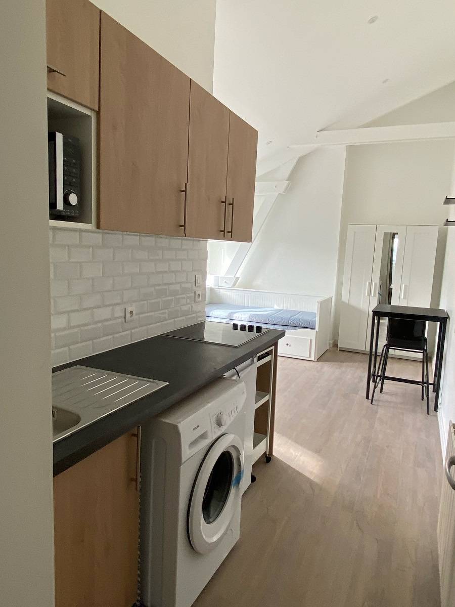 Trouver joli F1 meublé centre-ville du Havre avec Agence Adrian Parker